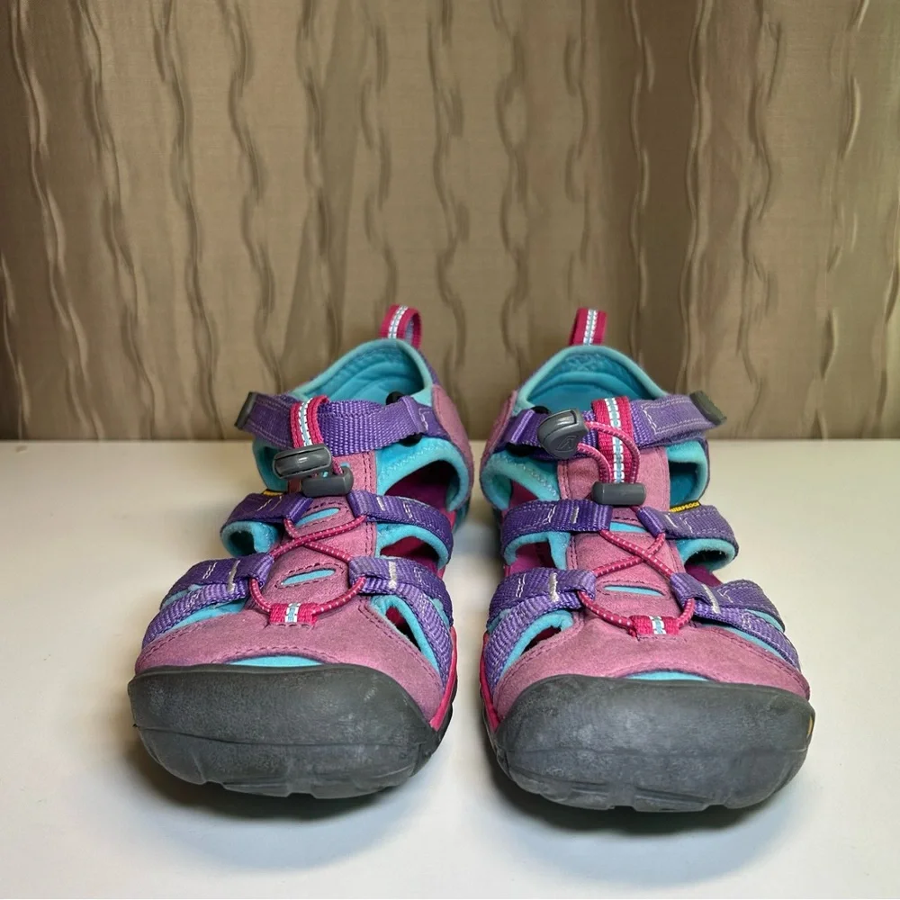 Keen Seacamp II CNX Youth 4 Closed Toe Toggle Lace Purple Pink Teal 1014477